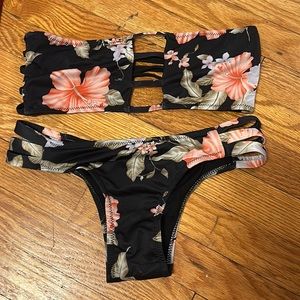 Black flower bikini set